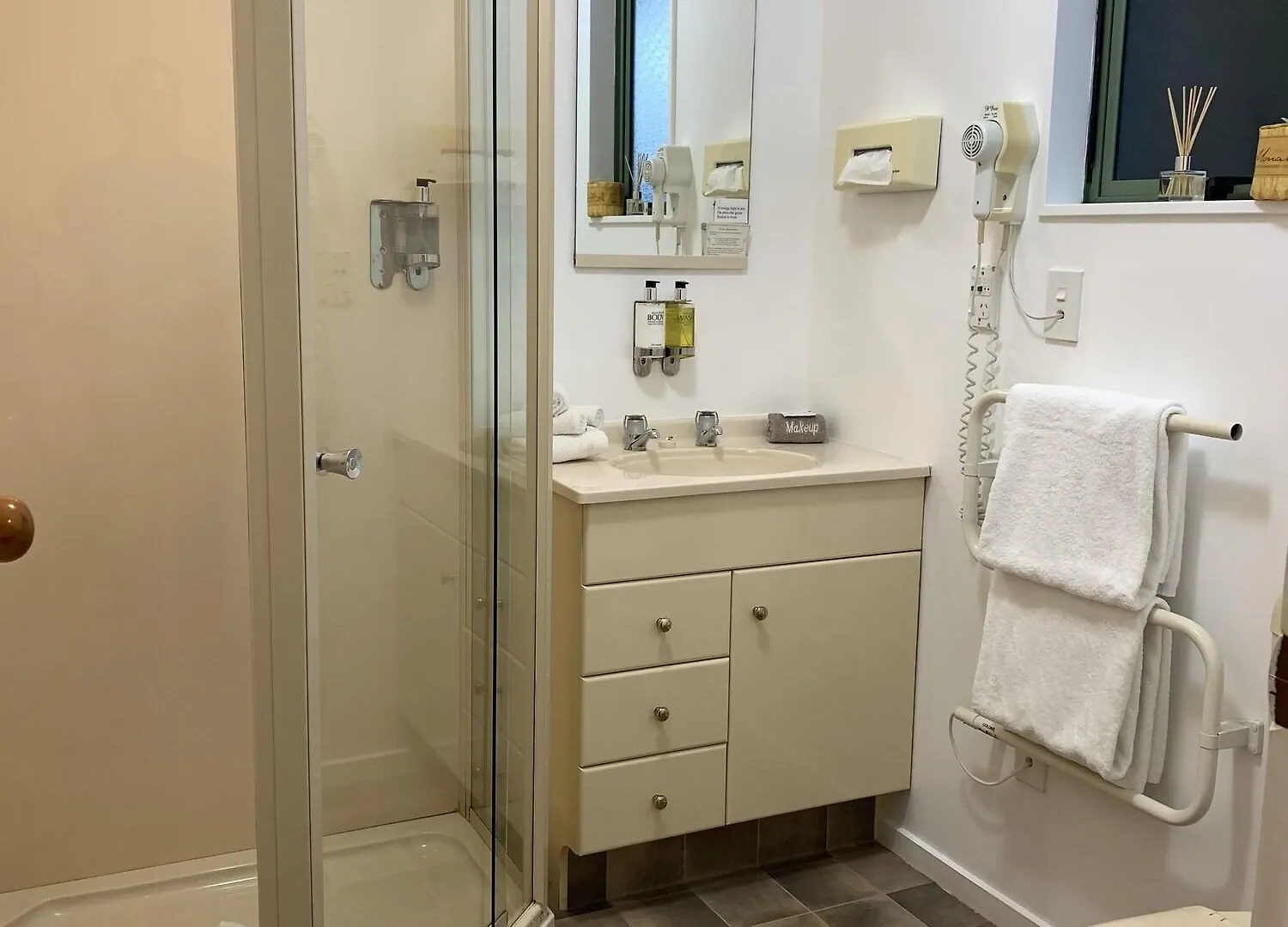 Aldan Lodge Picton 4*,