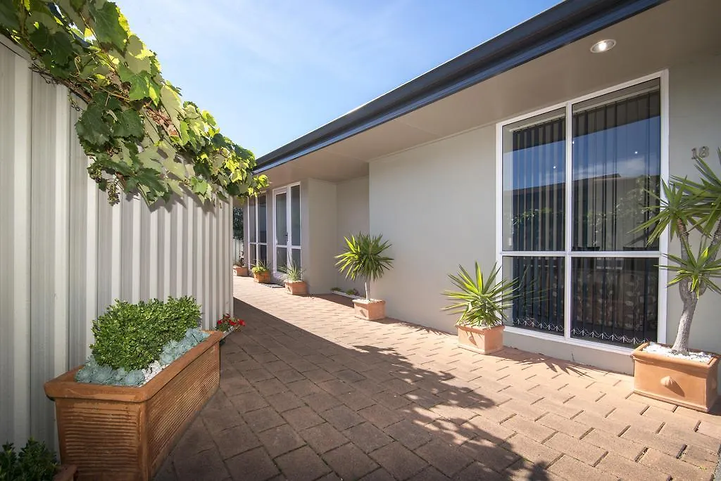 Aldan Lodge Picton 4*,
